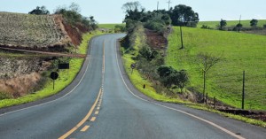 Keep on Trucking: Road Sharing Tips for Car Drivers