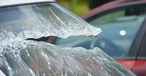 Six Dangerous Driving Habits That Can Lead to Serious Injury | Auto