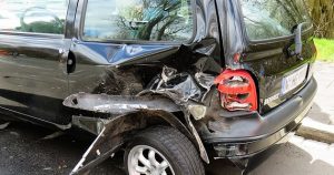 Five Safety Tips to Follow During a Fender Bender